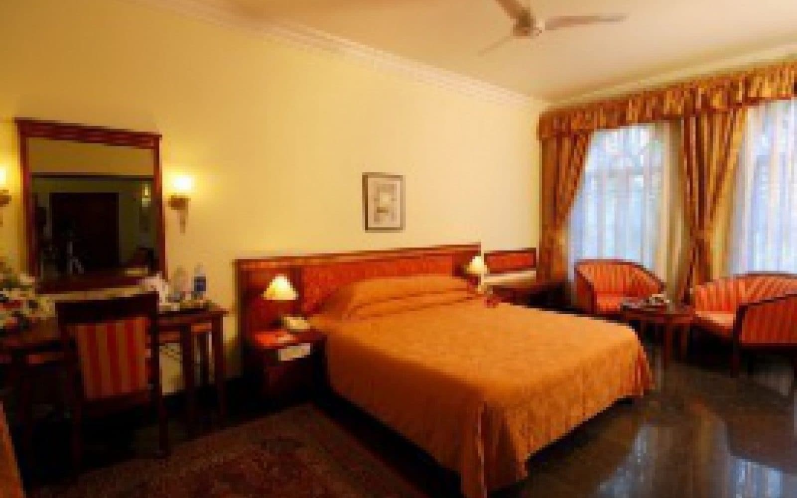 Sterling Lake Palace Alleppey photo 2